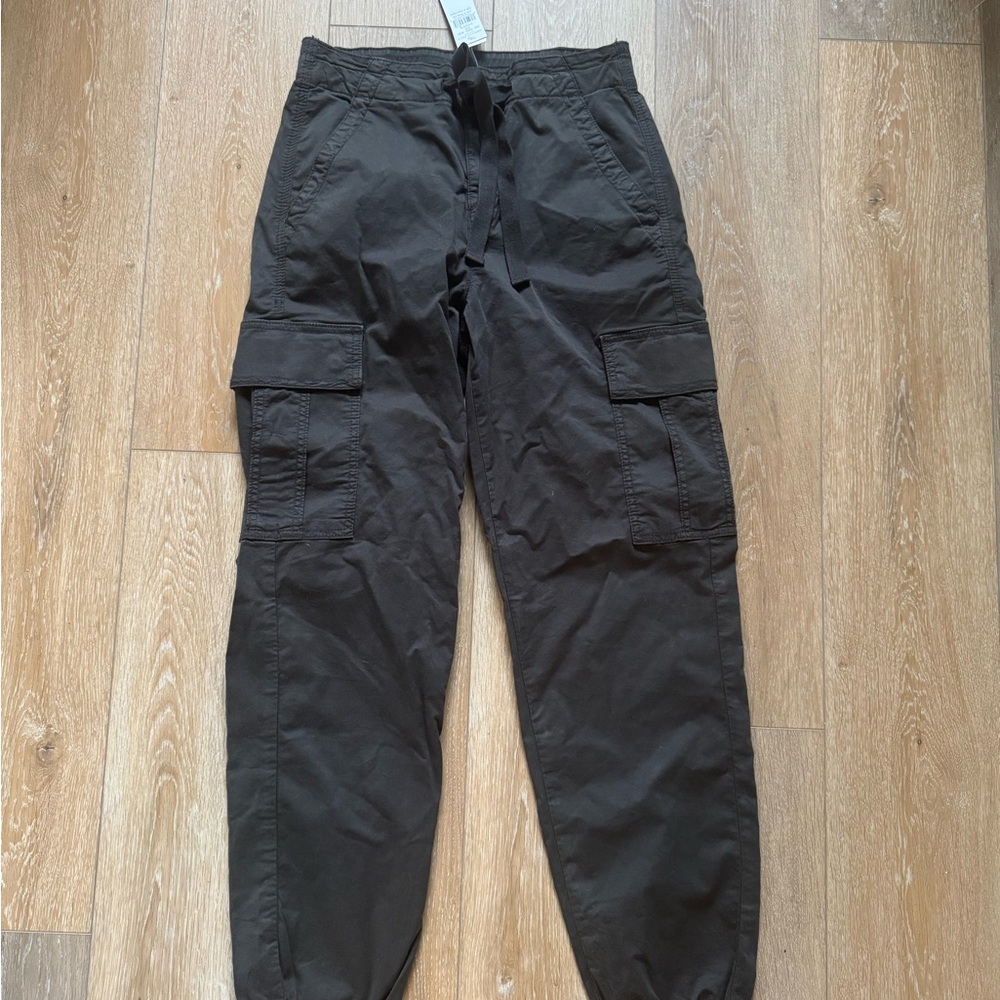 NWT - American Eagle Outfitters Black Cargo Jogger Pants
